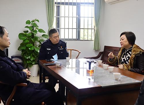 增强党建共建，，亲近警企关系