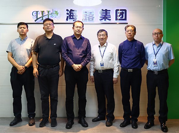 新疆伊犁州伊宁市人民政府到访集团，，共话向西开放相助新机缘